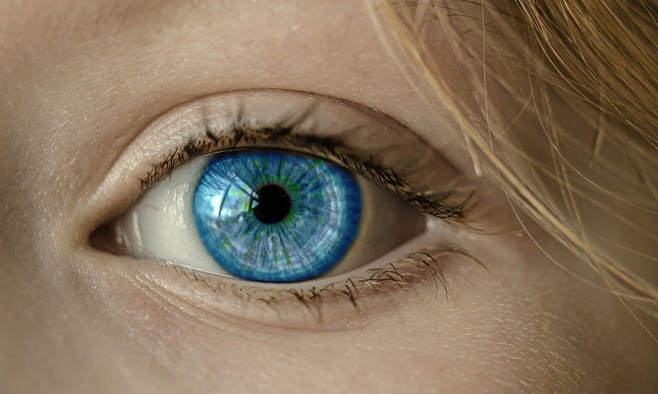 Augen vor zu viel Bildschirmarbeit schützen